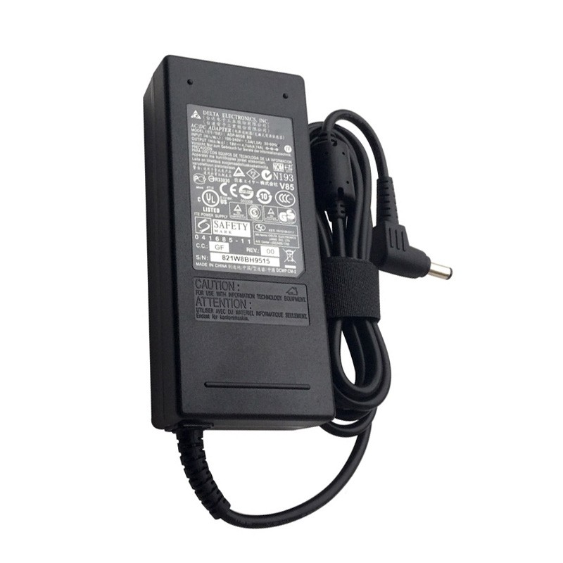 Medion Akoya E6213 P8614 P6620 AC Adapter Charger